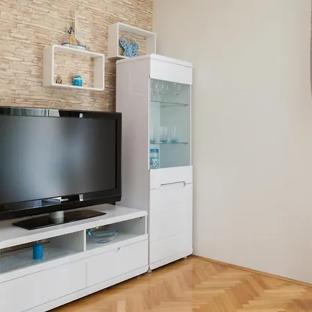 Free Private Garage Appartement Split